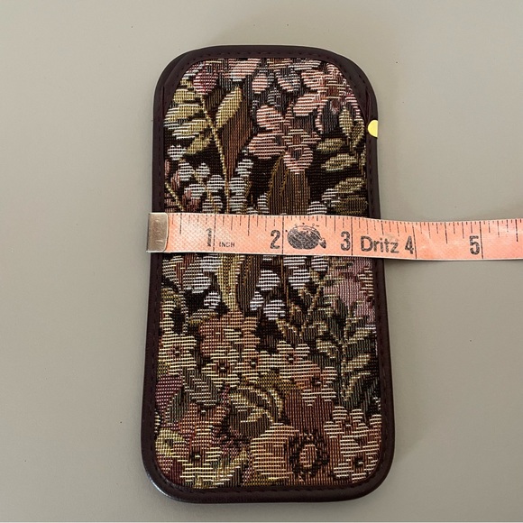 Like new Giorgio Fedon fabric glasses case - Picture 7 of 10